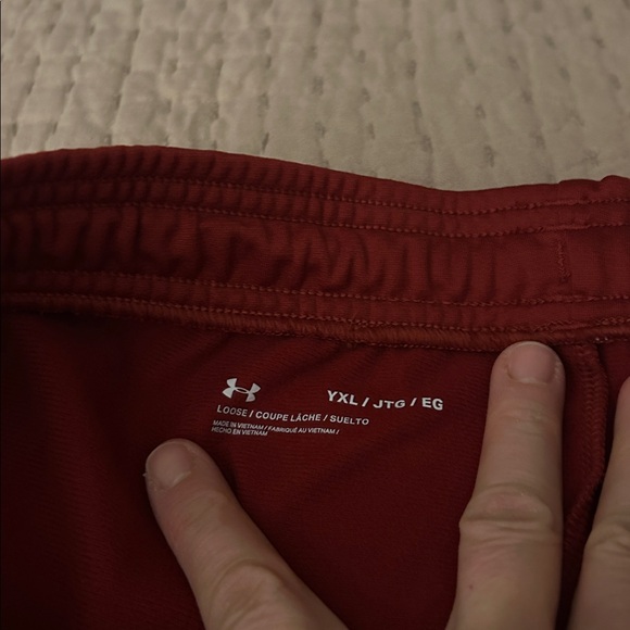 NWT Under Armour Kids red Joggers - Picture 3 of 4